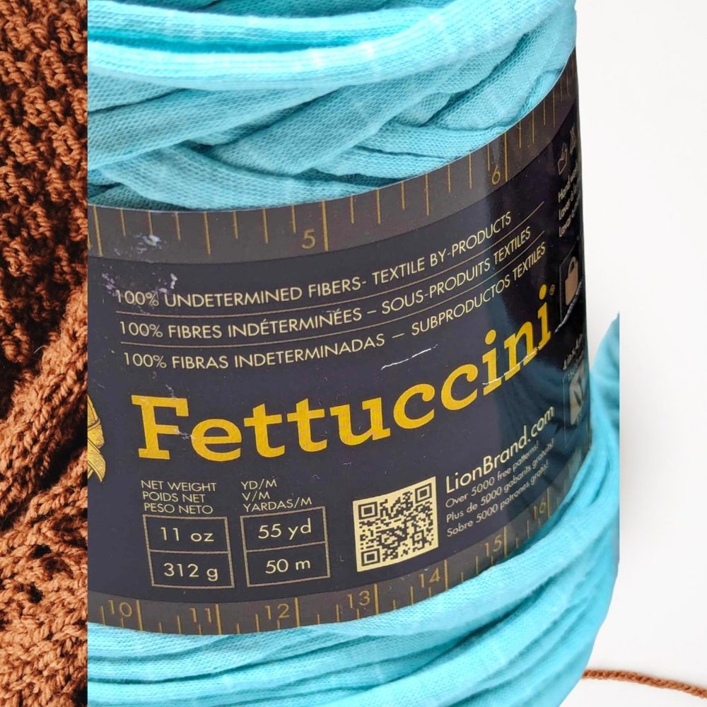 Lion Brand Fettuccini Yarn Bundle of 2 , 20.6oz Lot #60a - Picture 3 of 7